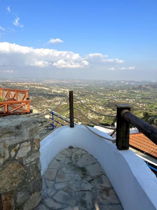 'I Folia' Village House With Roof Garden And Terrace Pissouri Exterior photo