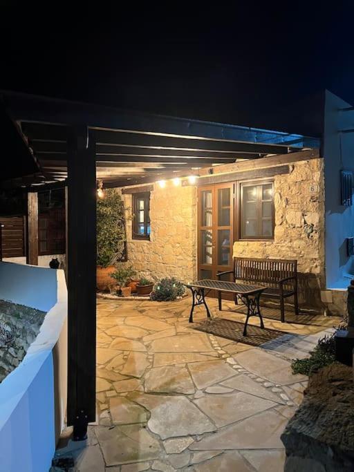 'I Folia' Village House With Roof Garden And Terrace Pissouri Exterior photo