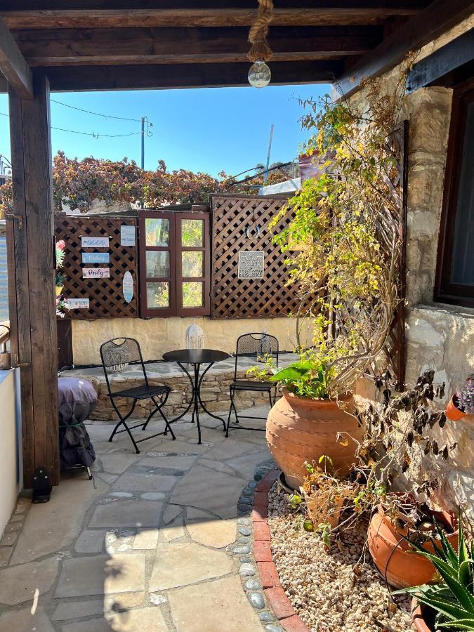 'I Folia' Village House With Roof Garden And Terrace Pissouri Exterior photo